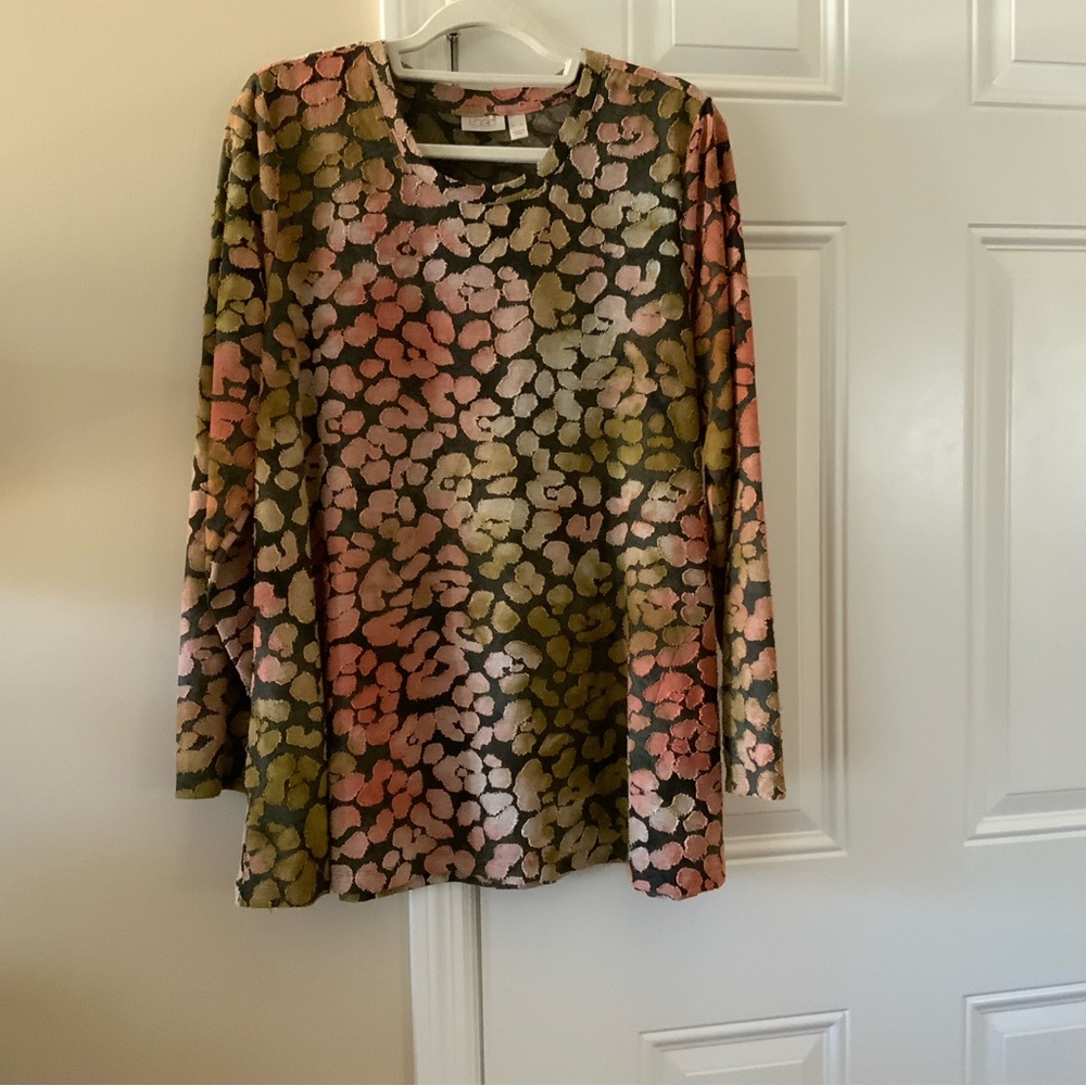 LOGO Tunic Top